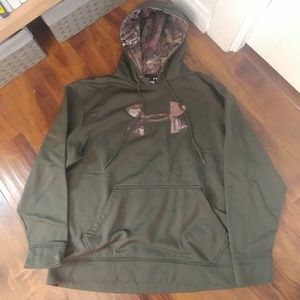 Underarmor sweatshirt